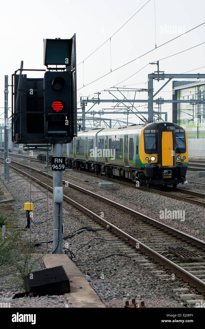 London Midland electric train approaching Rugby station, Warwickshire ...