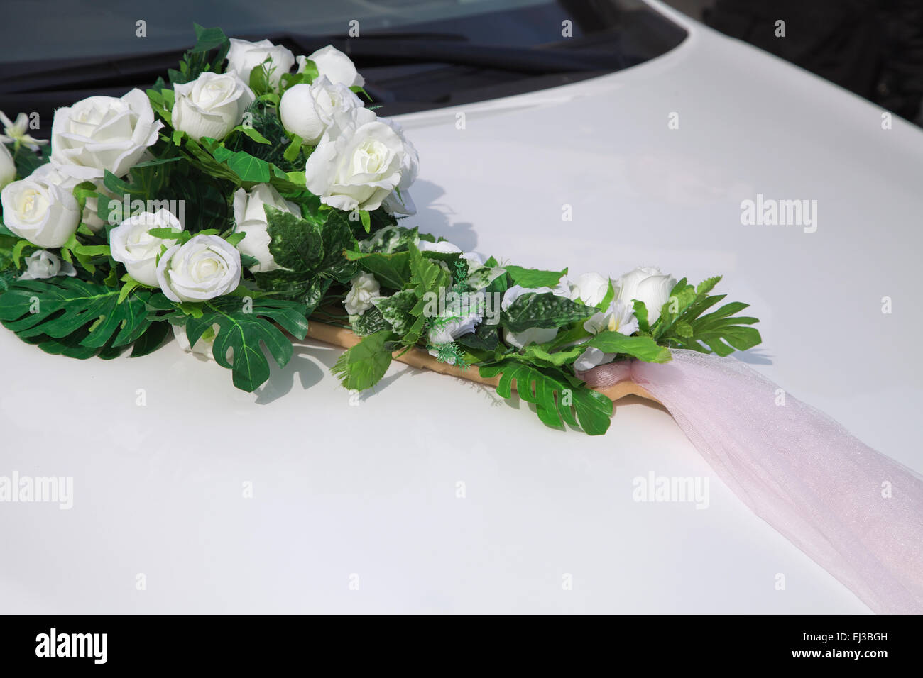 Artificial roses, wedding decoration of a car Stock Photo Alamy