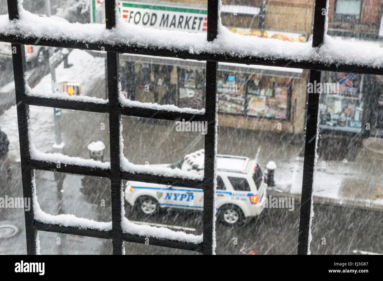 New York City, New York State, USA, Friday March 20 2015; snow on the ...