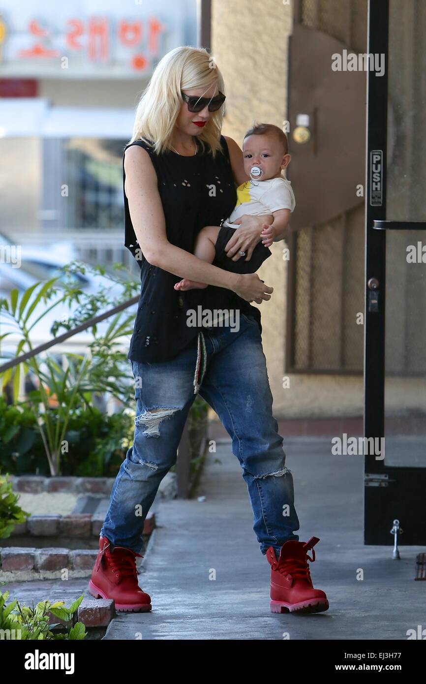 Gwen Stefani seen arriving at an acupuncture clinic with her son