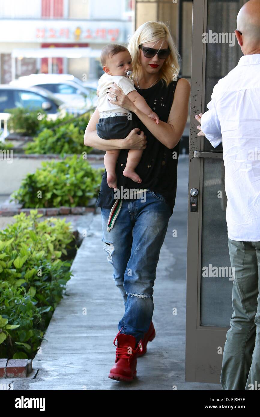 Gwen Stefani seen arriving at an acupuncture clinic with her son