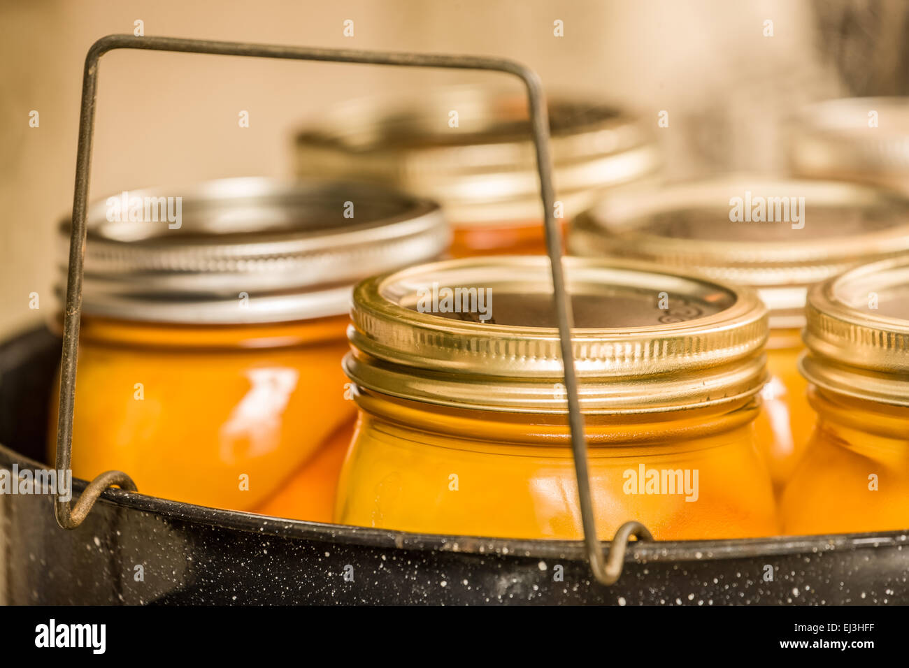 Hot water bath canning hires stock photography and images Alamy