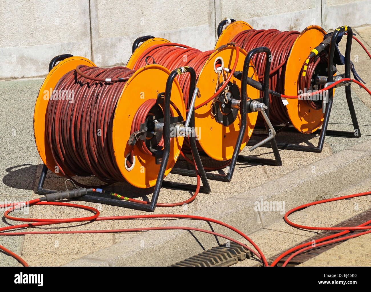 Fiber optic cable reel hires stock photography and images Alamy