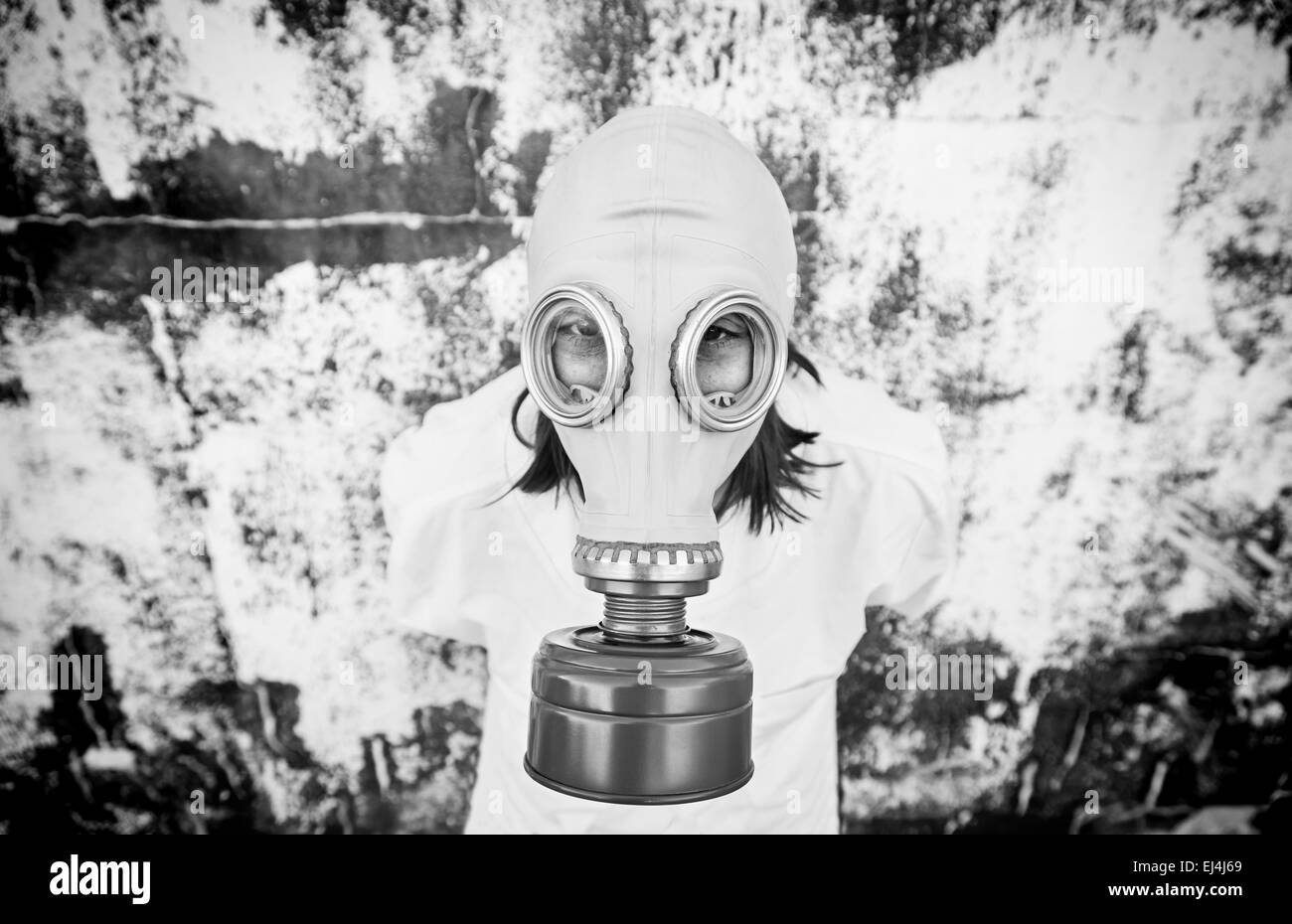 Woman gas mask hi-res stock photography and images - Alamy