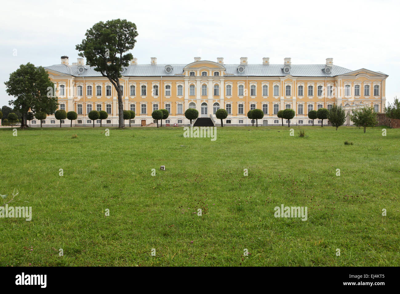 Rundale Palace designed by Russian Baroque architect Bartolomeo Rastrelli near Pilsrundale, Latvia. Stock Photo