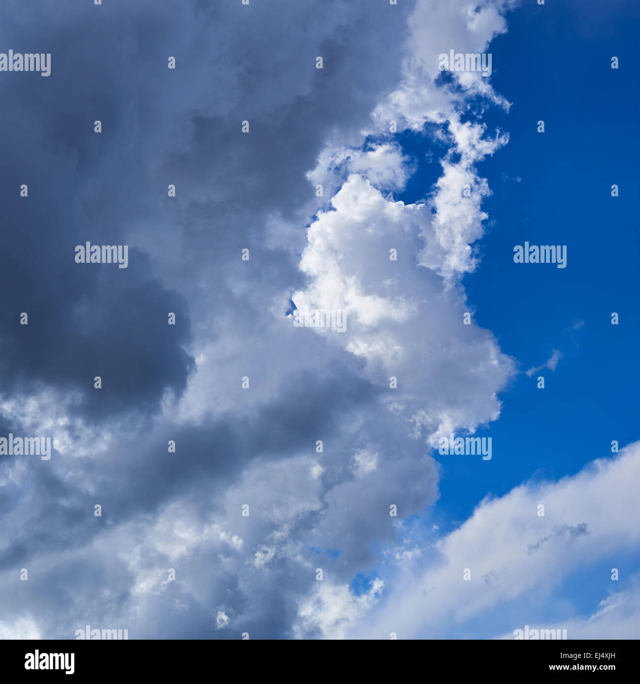 Dark blue sky with clouds hi-res stock photography and images - Alamy