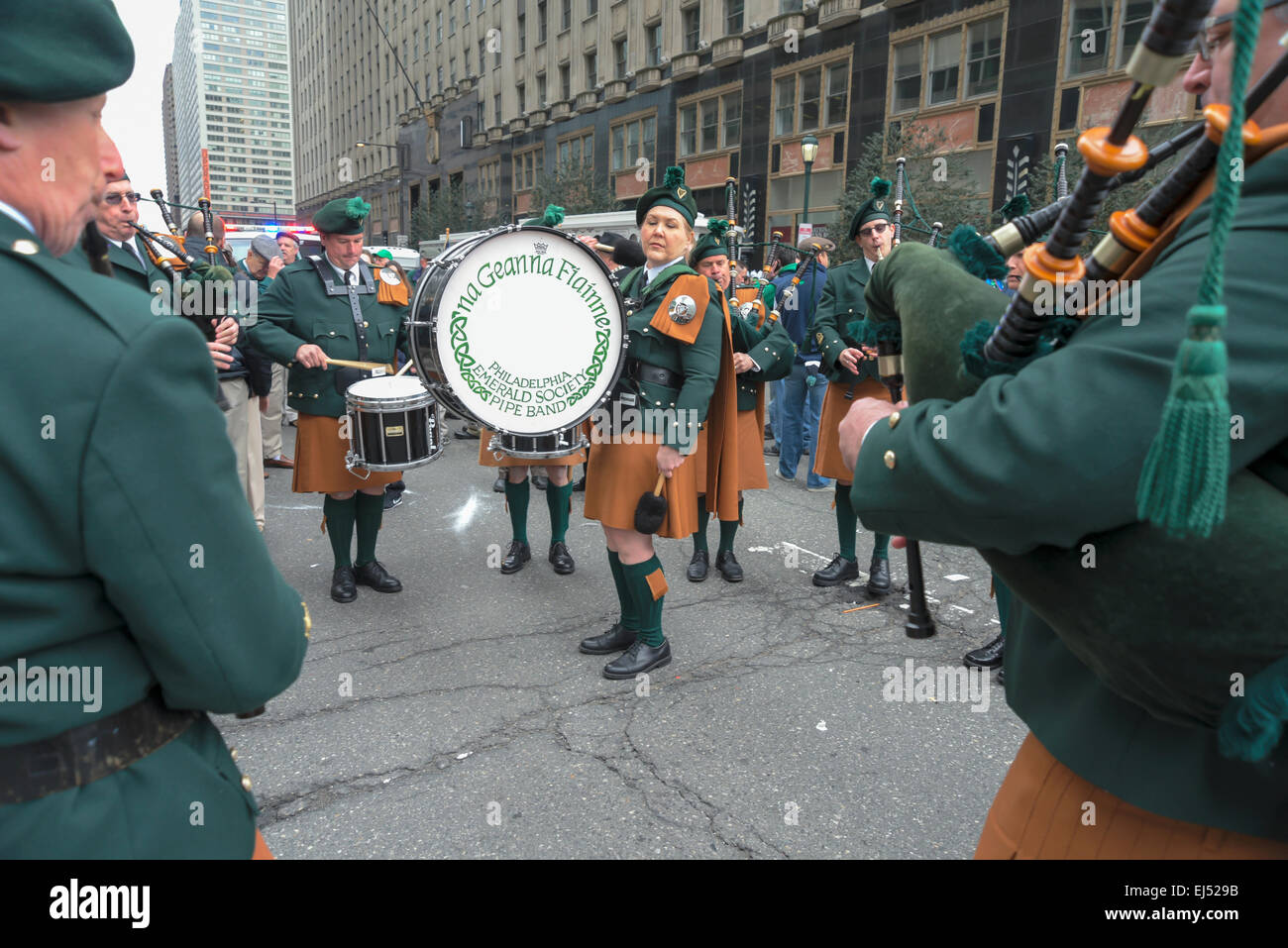 The Philadelphia Emerald Society Pipe Band plays the march, St. Patrick's Day Parade, Philadelphia, USA Stock Photo
