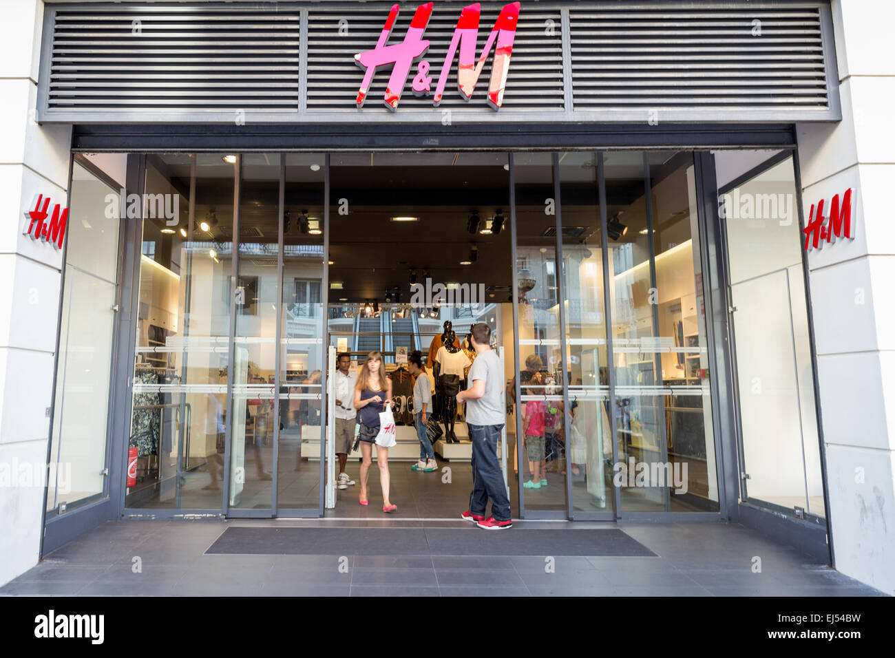 H&M - Hennes & Mauritz shop in Avignon, France, Europe Stock Photo - Alamy
