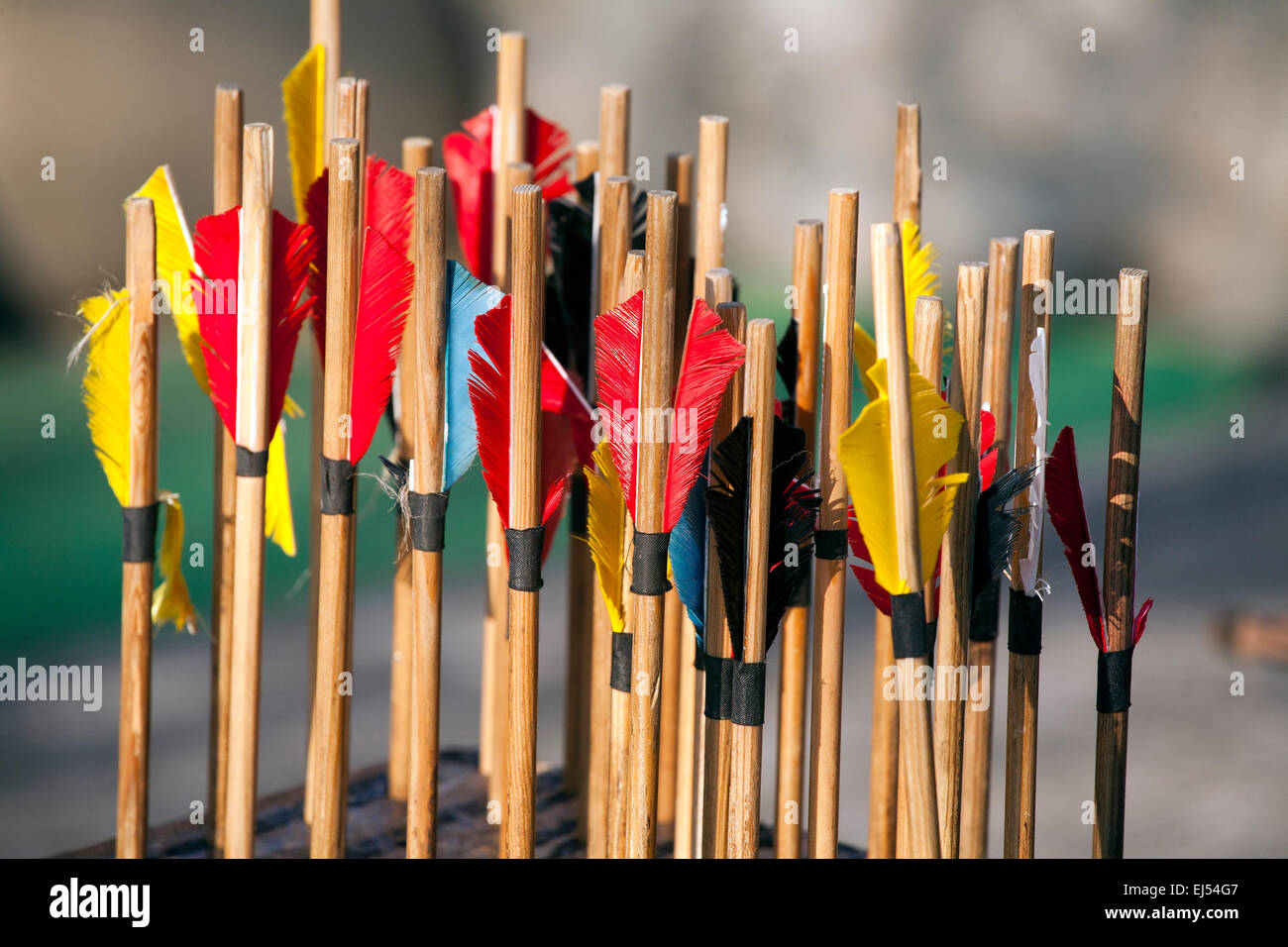 Archery target many arrows hi-res stock photography and images - Alamy