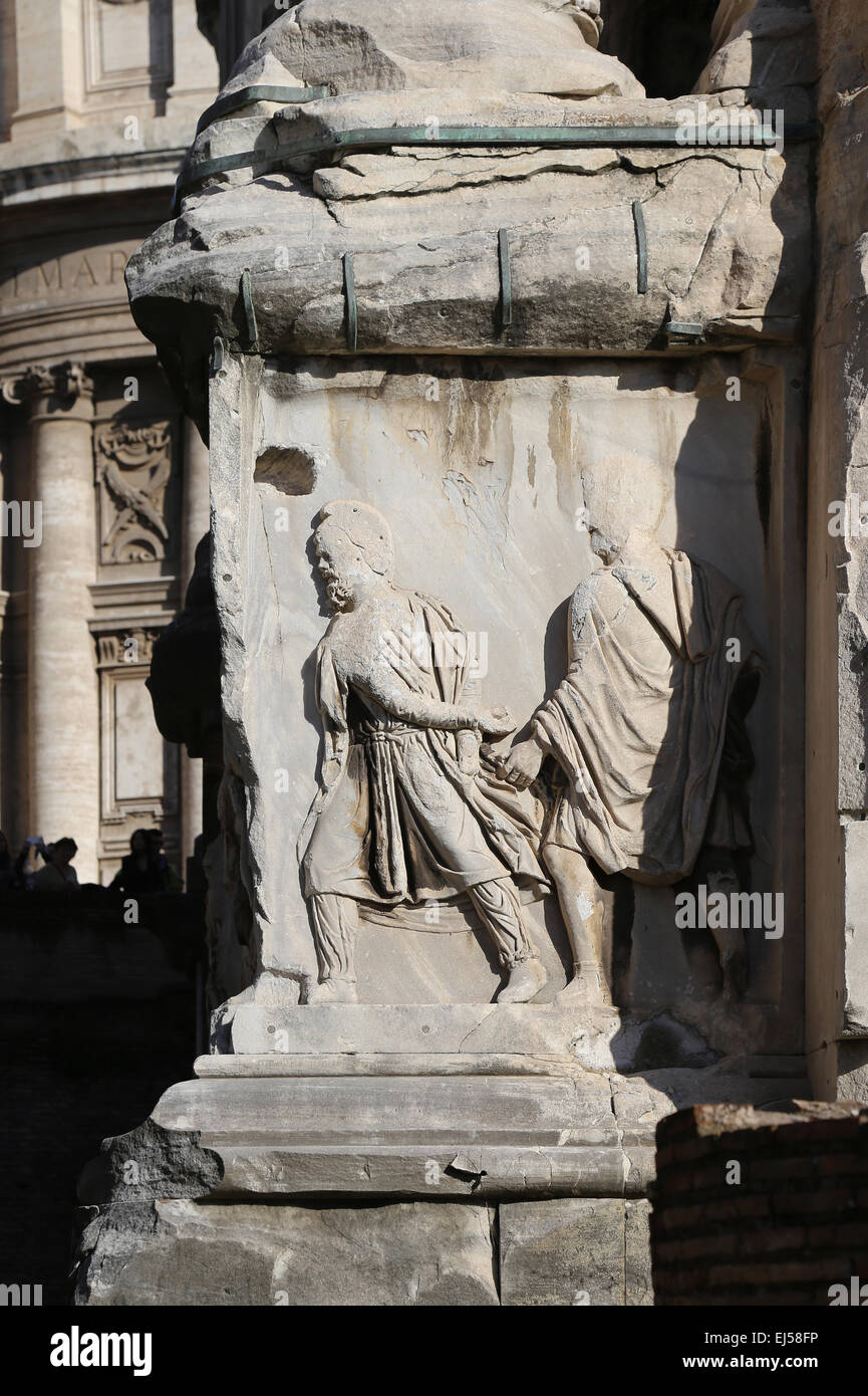 Italy. Rome. Arch of Septimius Severus. Commemorate the Parthian victories of Emperor Septimius Severus. Prisoner Stock Photo