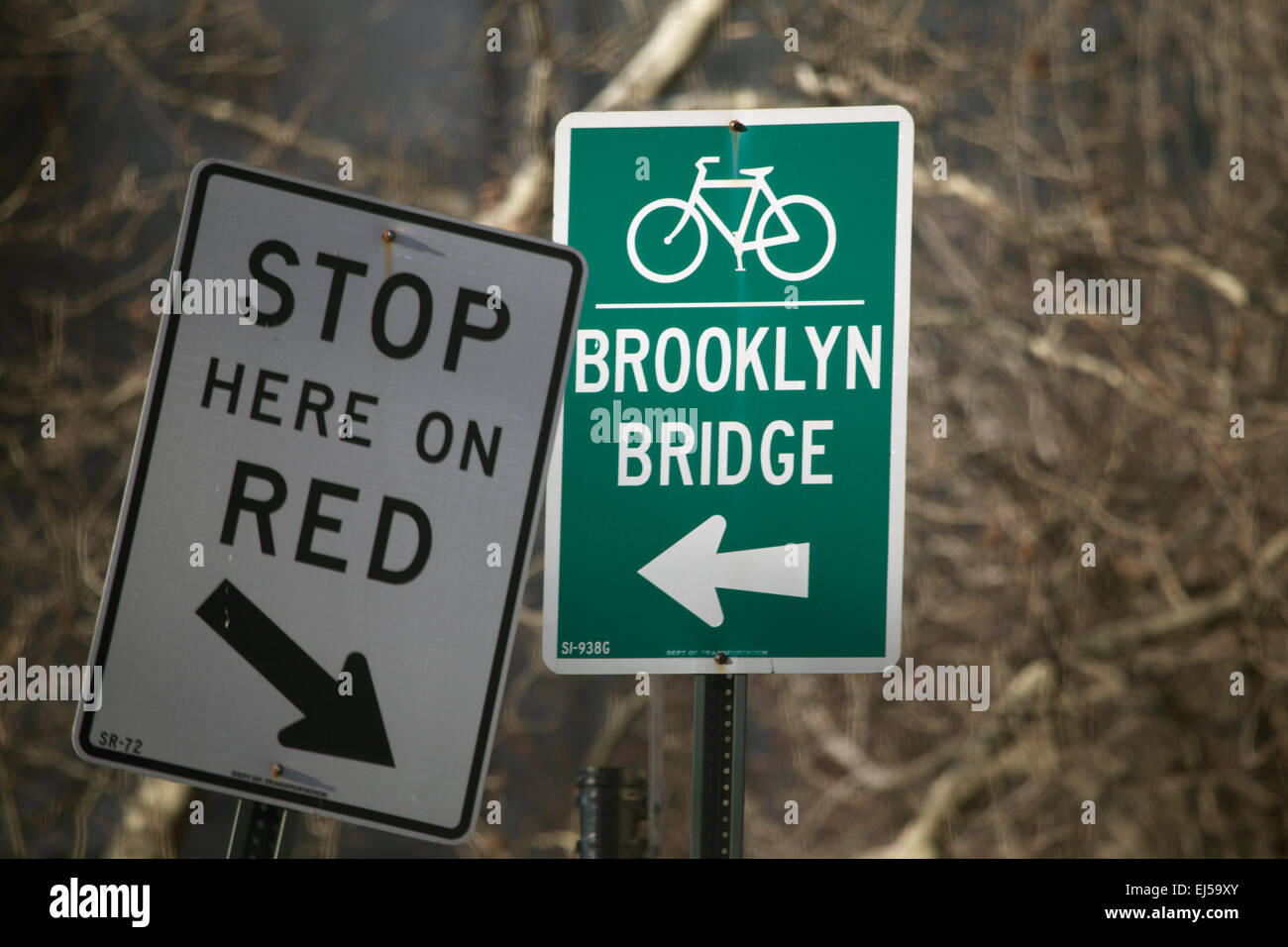 Sign directing to Brooklyn Bridge for bicycles, New York City, New York, USA Stock Photo