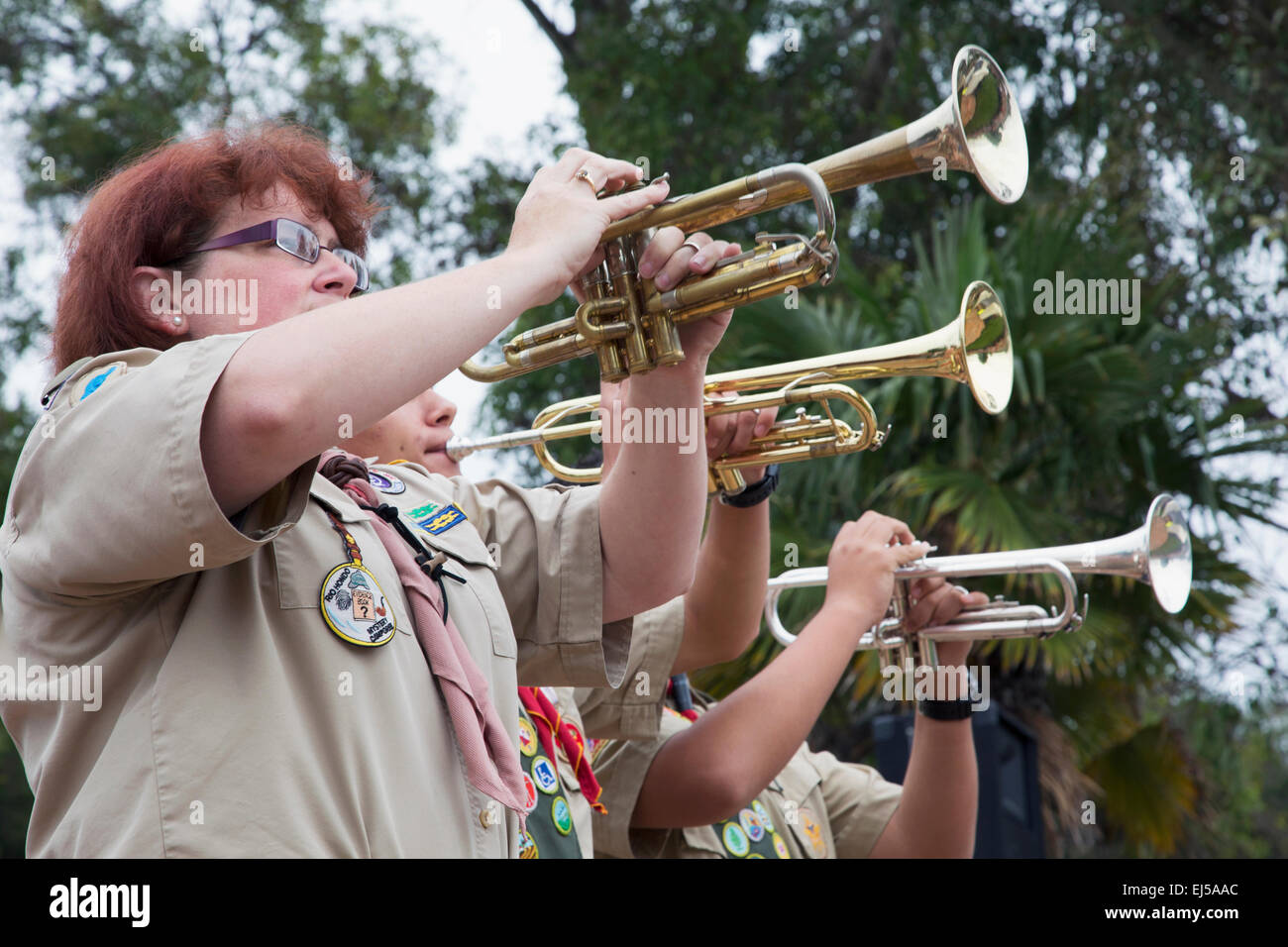 Playing taps hires stock photography and images Alamy