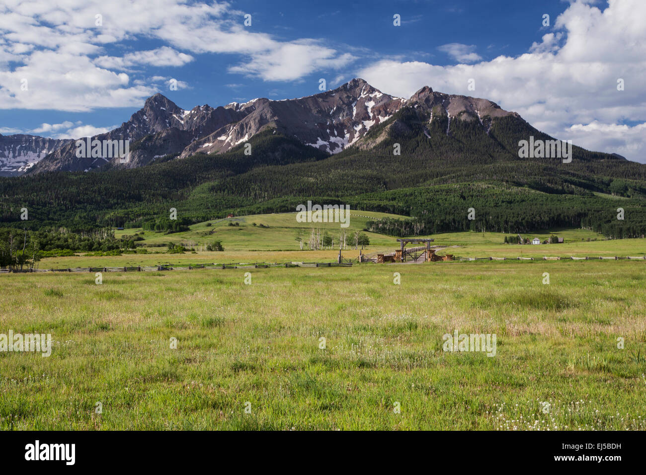 Last Dollar Ranch and San Juan Mountains, Hastings Mesa, Ridgway, Colorado, USA Stock Photo