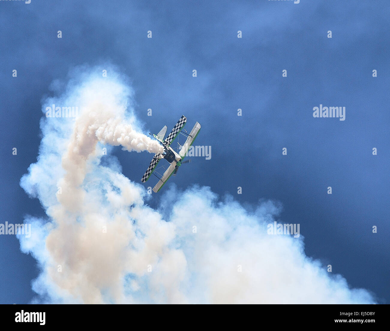 Stunt airplane hi-res stock photography and images - Alamy