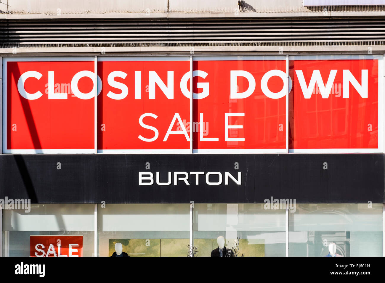 Closing down sale shop window London Stock Photo Alamy