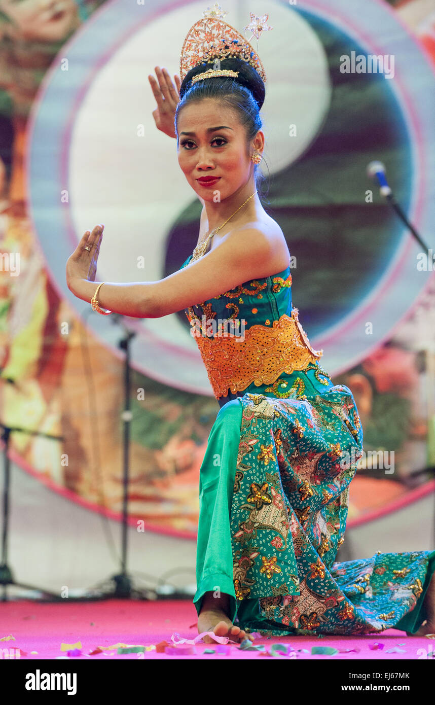 Turin, Italy. 22nd March, 2015. Lingotto fair 'Festival dell'Oriente' from 20th to 22th March 2015 and from 27th to 30th March 2015 - 20th March 2015 indonesia  Ina dance Credit:  Realy Easy Star/Alamy Live News Stock Photo