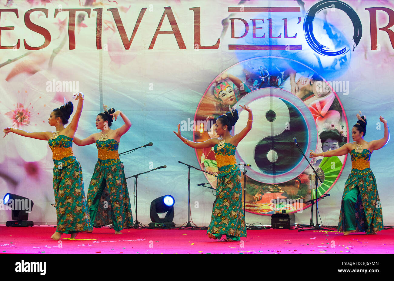 Turin, Italy. 22nd March, 2015. Lingotto fair 'Festival dell'Oriente' from 20th to 22th March 2015 and from 27th to 30th March 2015 - 20th March 2015 indonesia  Ina dance Credit:  Realy Easy Star/Alamy Live News Stock Photo