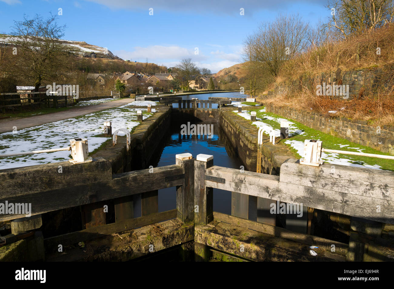 Lock 39, Sladen Wood Lock, on the Rochdale Canal, near Littleborough, Rochdale, Greater Manchester, England, UK Stock Photo