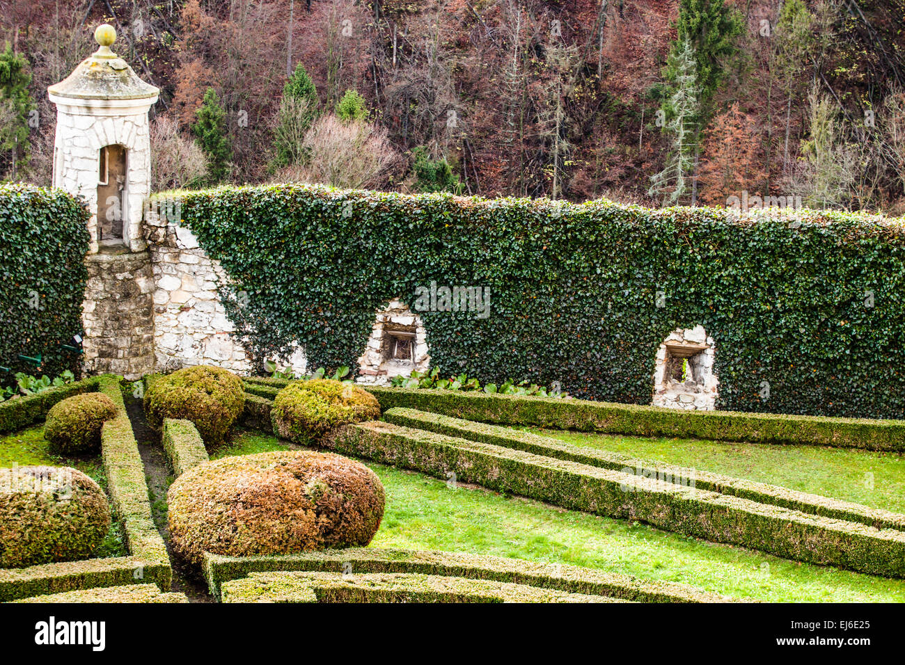 18th century formal garden hi-res stock photography and images - Alamy