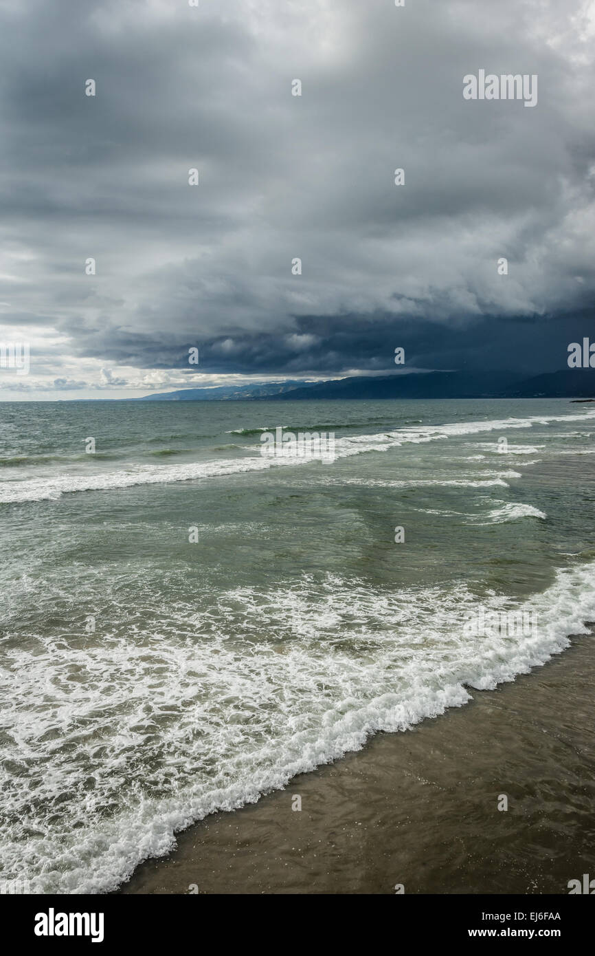 Storm clouds over the Pacific Ocean in Venice Beach, Los Angeles ...