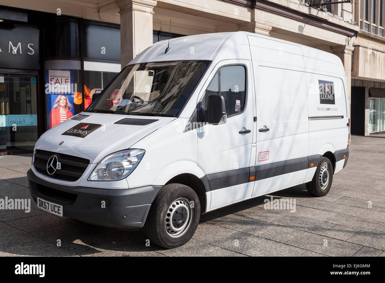 Loomis security van hi-res stock photography and images - Alamy