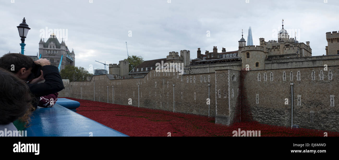 Tower Of London special 100th year anniversary of the start of the 1914 great first world war Remembrance Tourist Tower Bridge Stock Photo