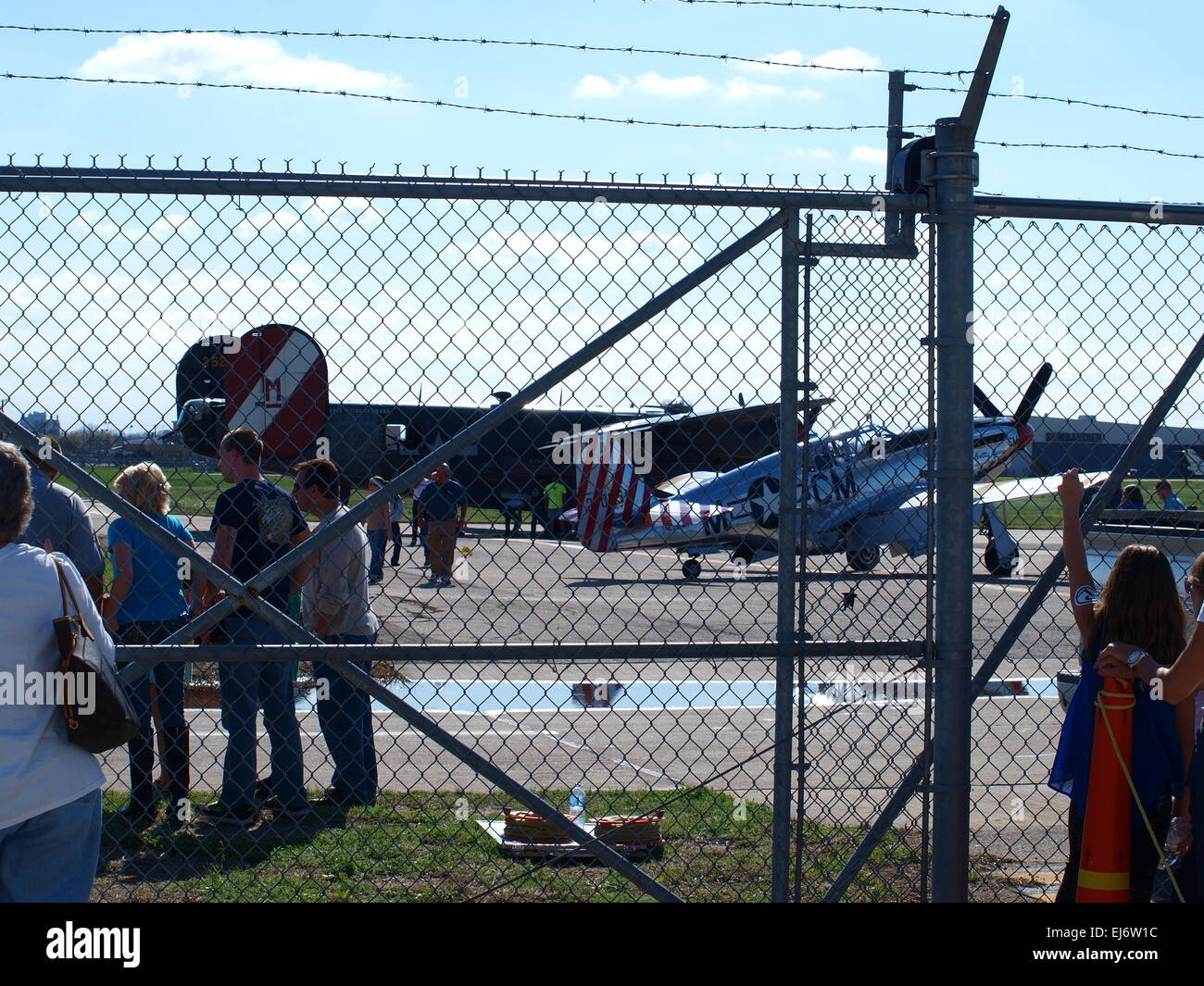 Women pilots wwii hi-res stock photography and images - Alamy