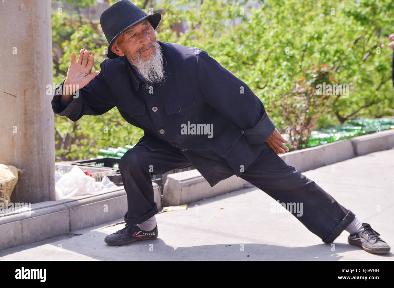 Old Chinese Man Provides Shaolin Kung Fu Demonstration in Luo Yang ...