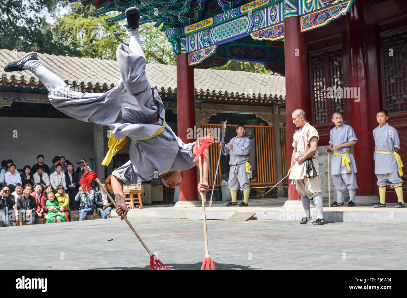 Martial artist shaolin kung fu hires stock photography and images Alamy