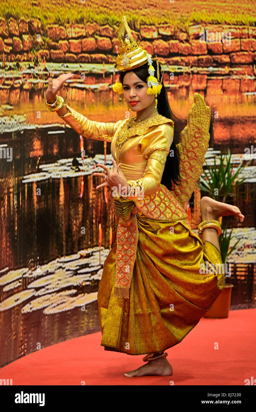 Mermaid Sovann Macha during the traditional Cambodian dance of the golden mermaid, Cambodia Stock Photo