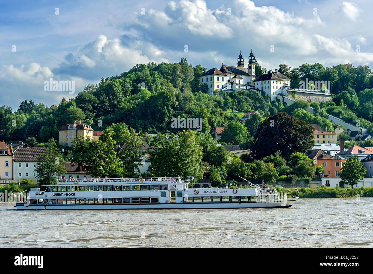 Excursion boat 'Agnes Bernauer' on the Inn river, at the top the Pilgrimage Church of Mariahilf Monastery, Passau, Lower Bavaria Stock Photo