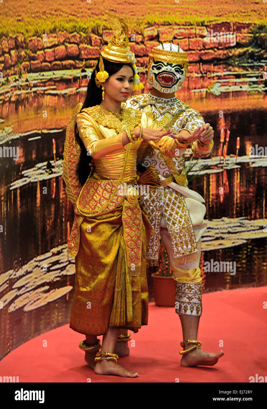 Cambodian Hanuman monkey king and Sovann Macha mermaid courtship dance, Cambodia Stock Photo