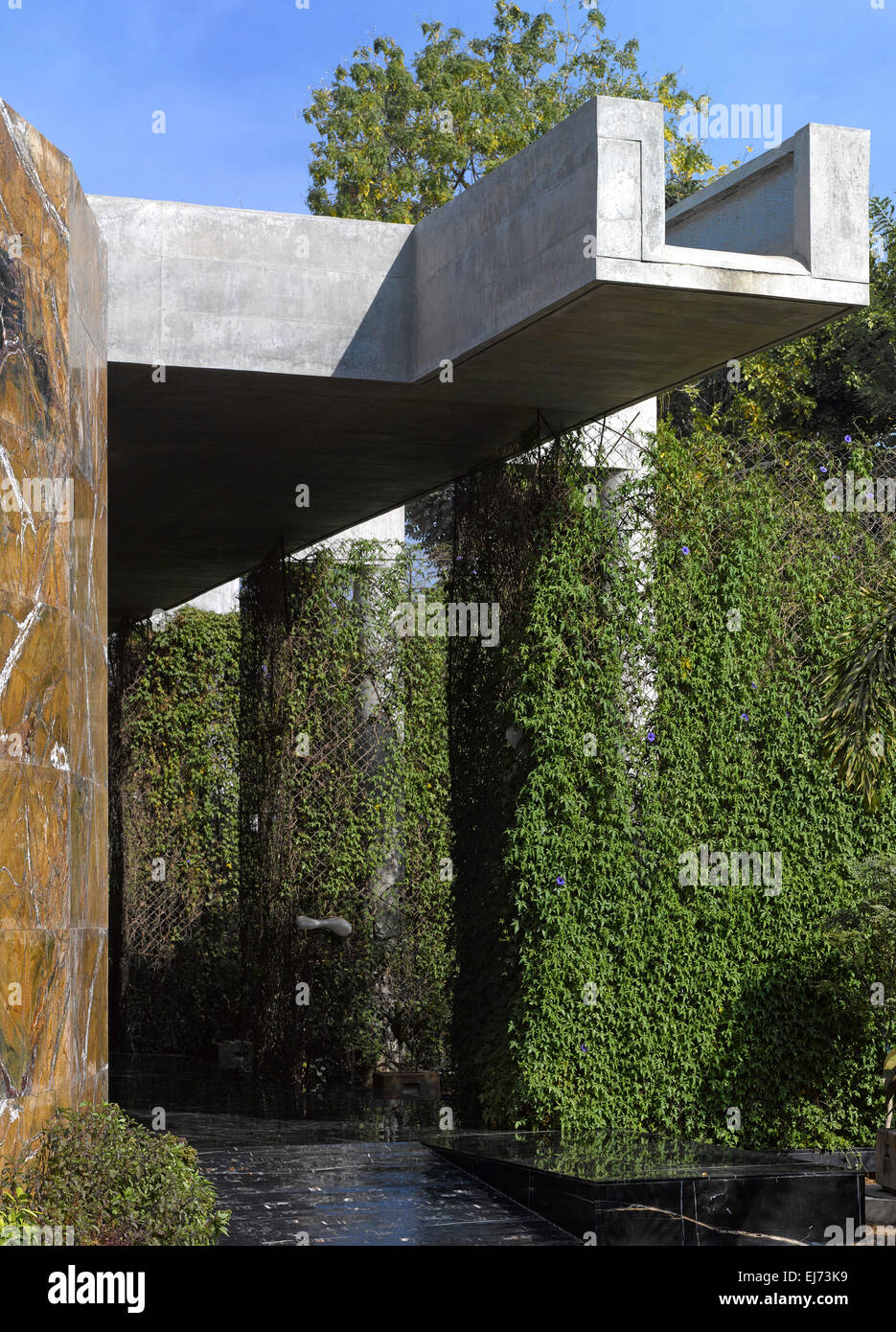 Detail of concrete 'mega gutter'. House with walls, Ahmedabad, India