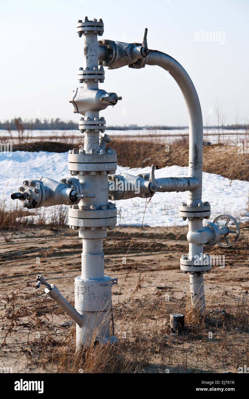 Wellhead hi-res stock photography and images - Alamy