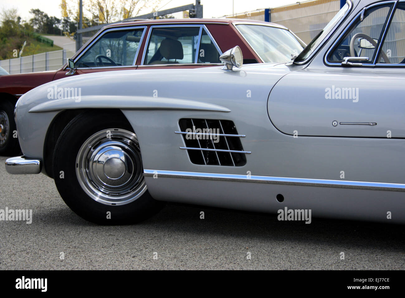 Vintage silver car hi-res stock photography and images - Alamy