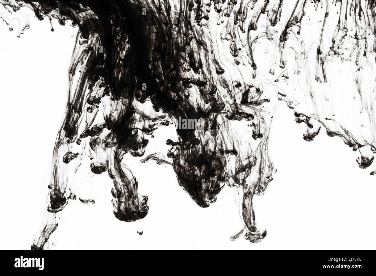 Black ink in water hi-res stock photography and images - Alamy