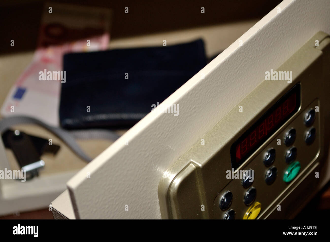 Safe open and closed hires stock photography and images Alamy