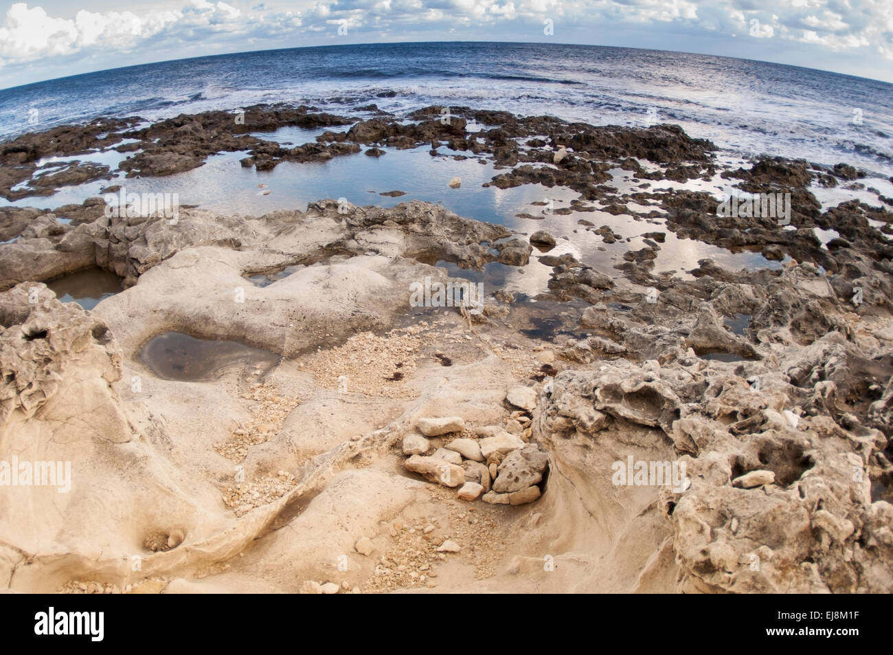 Nature scene beach rocky coastline hi-res stock photography and images ...