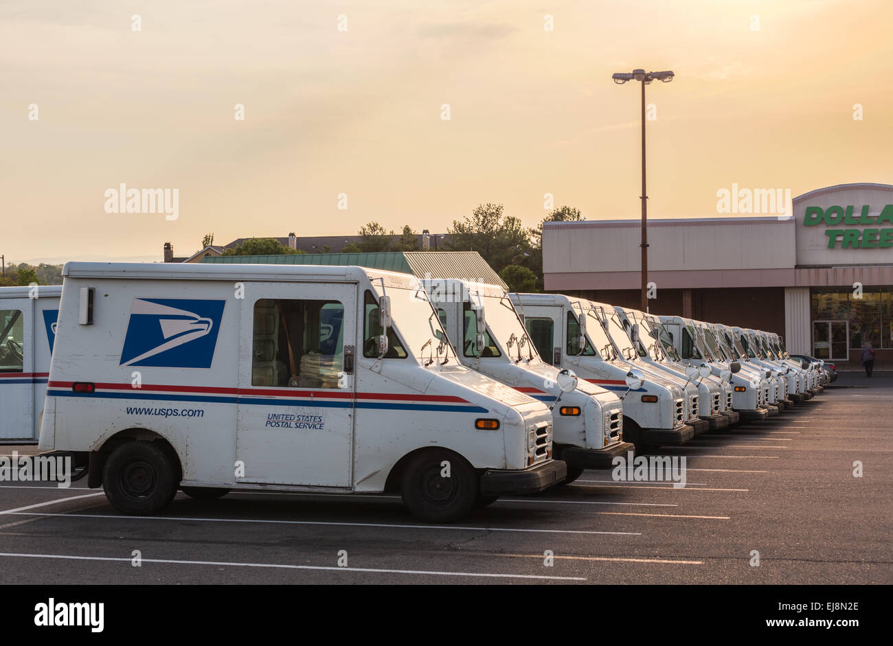 Usps Mail Truck Stock Photos & Usps Mail Truck Stock Images Alamy