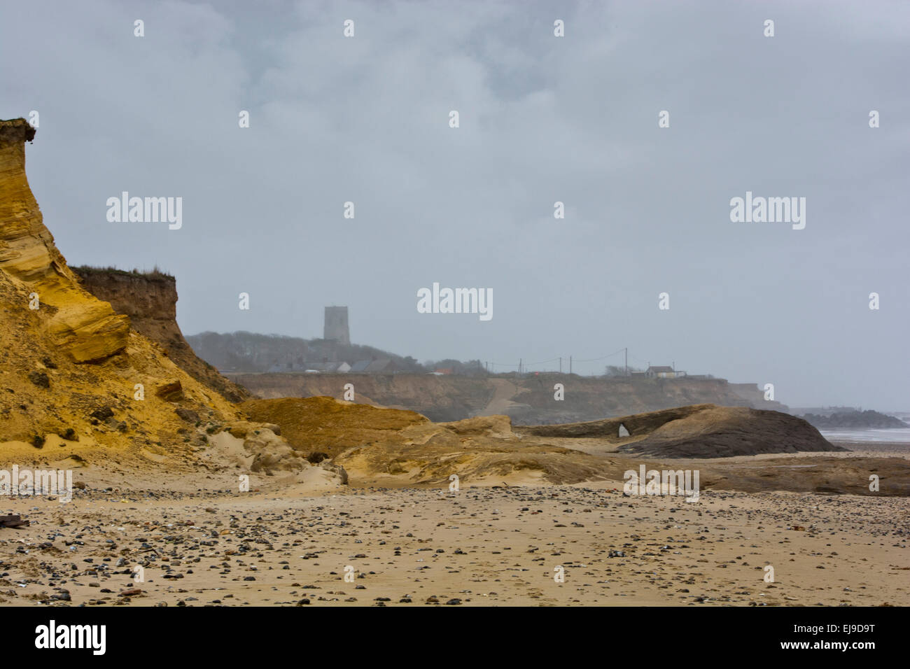 Happisburgh erosion hi-res stock photography and images - Alamy