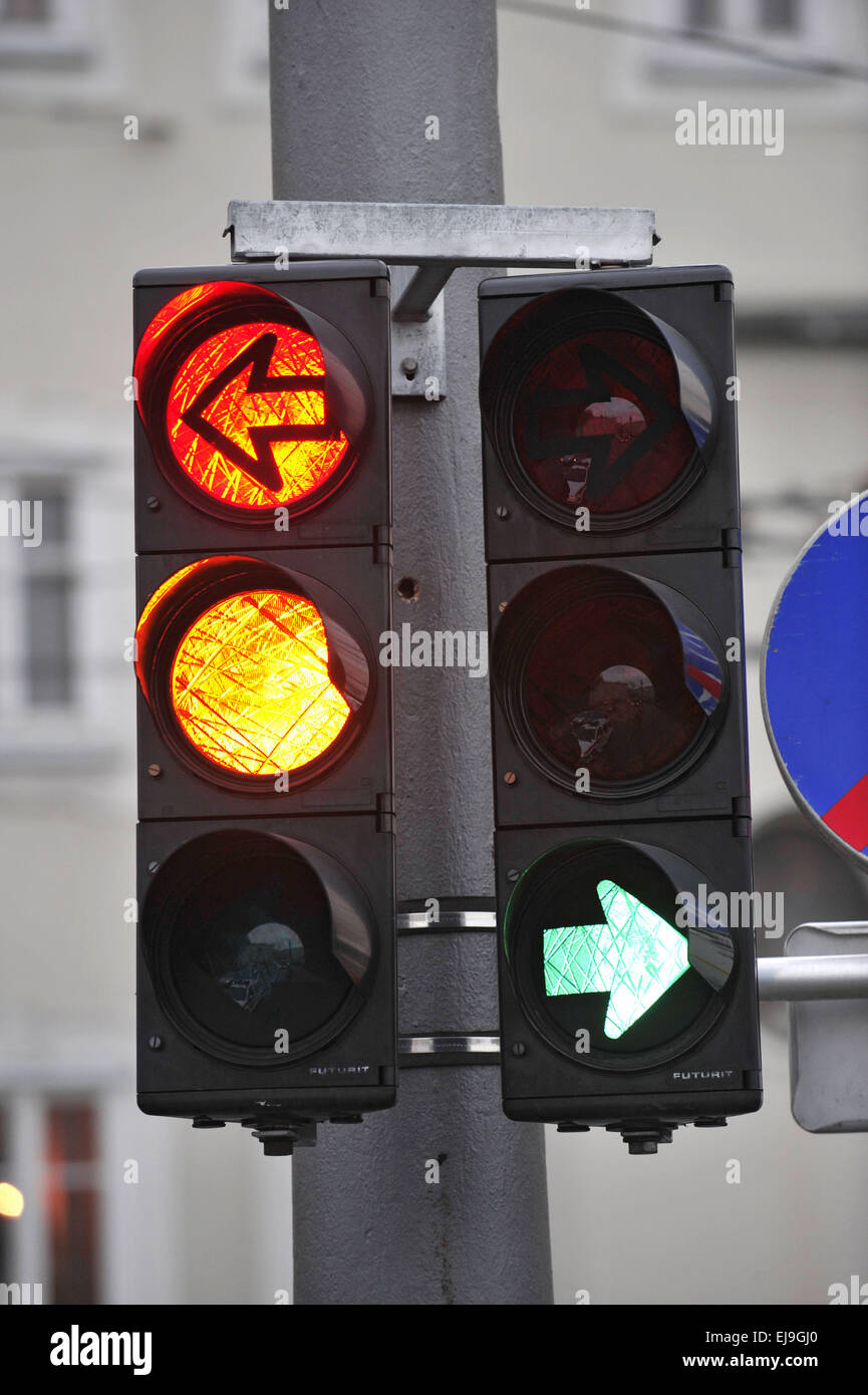 Traffic lights warning hi-res stock photography and images - Page 2 - Alamy, image size:865x1390
