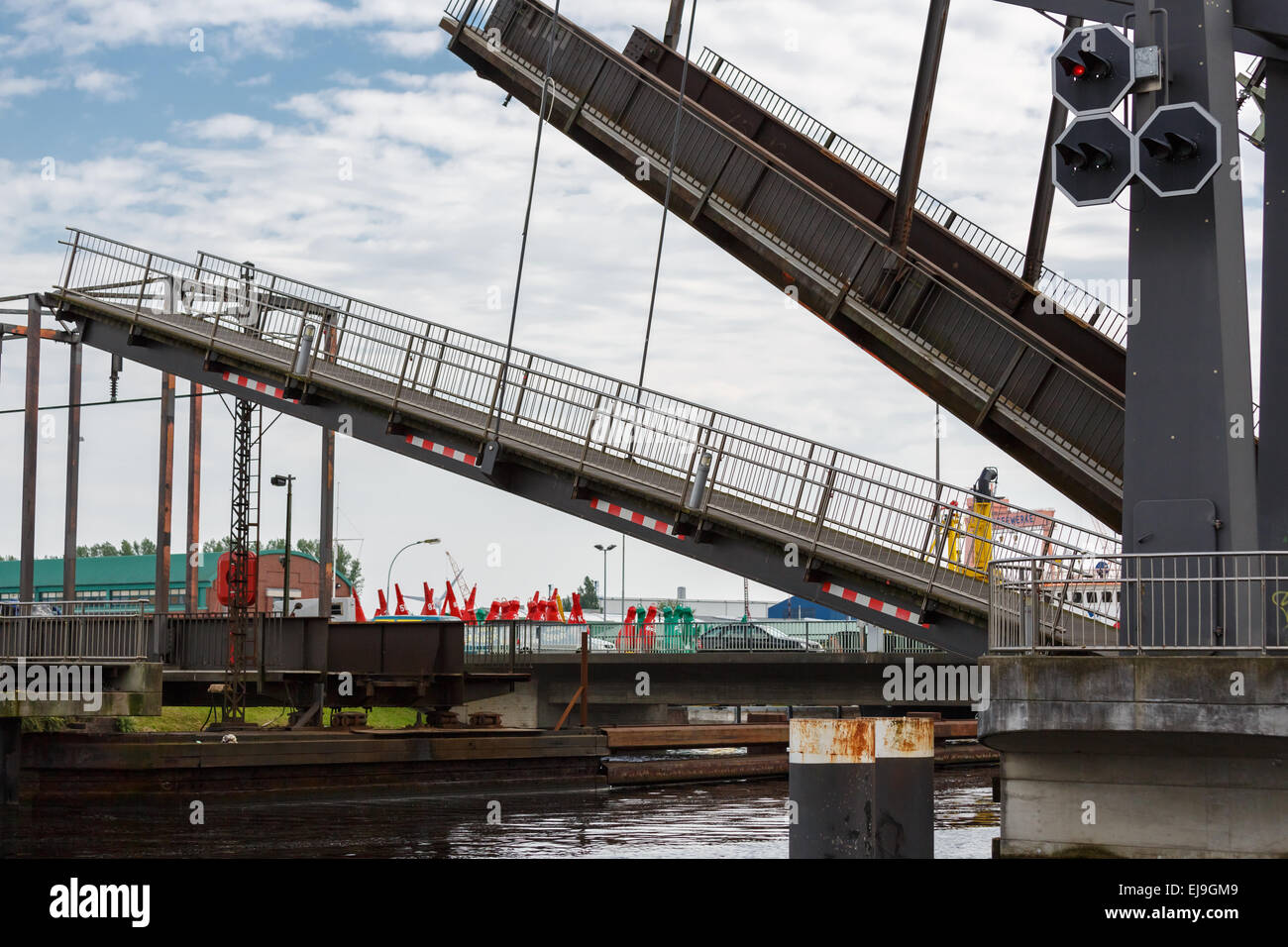 Bascule pedestrian bridge hi-res stock photography and images - Alamy