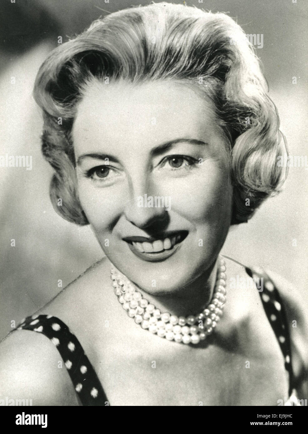 VERA LYNN English singer about 1962 Stock Photo - Alamy