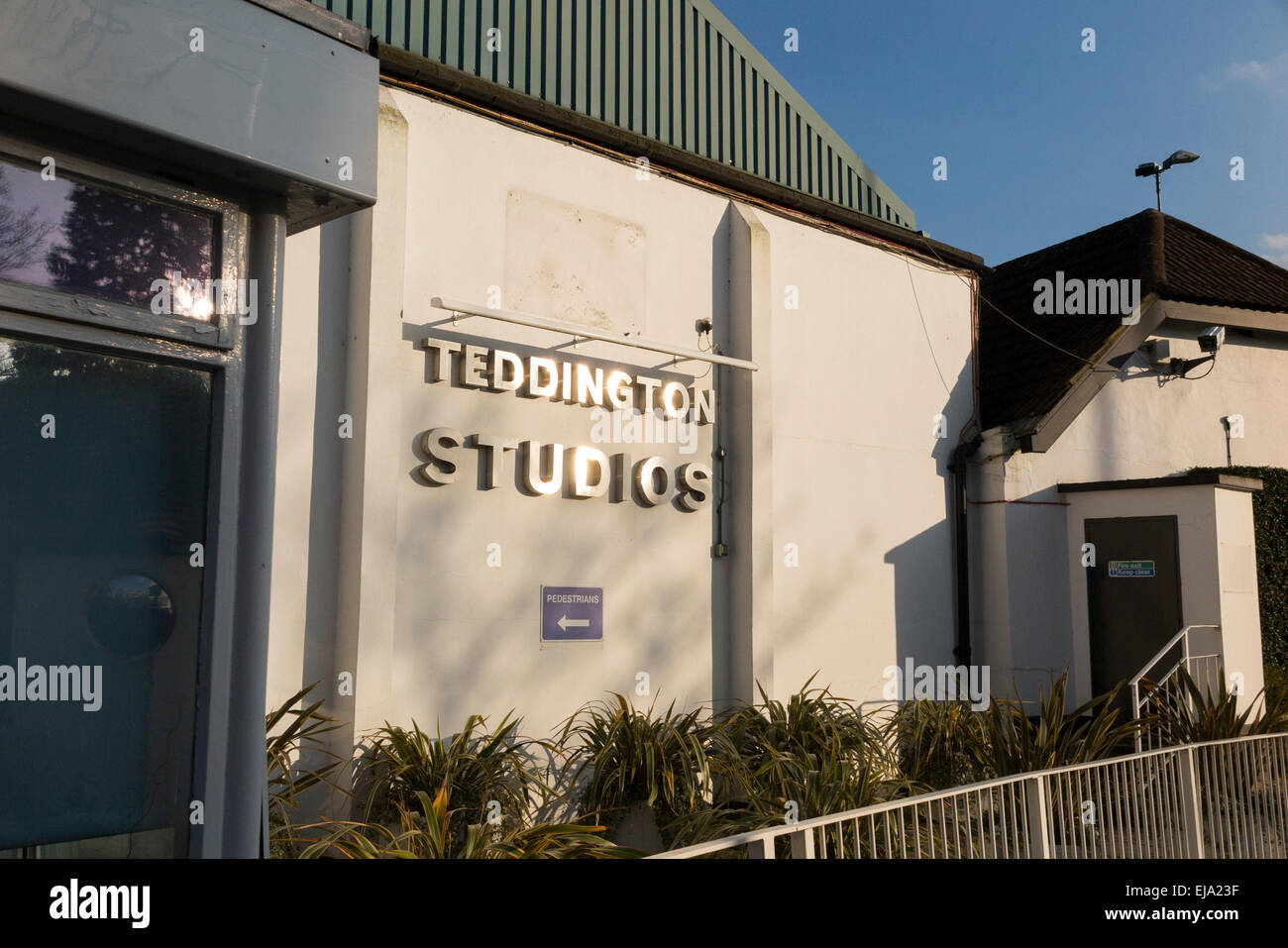 Pinewood studio exterior hires stock photography and images Alamy