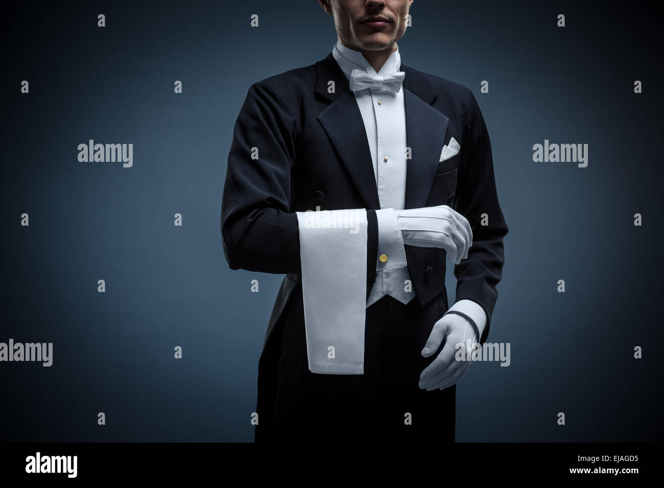 Black waiter uniform hi-res stock photography and images - Alamy