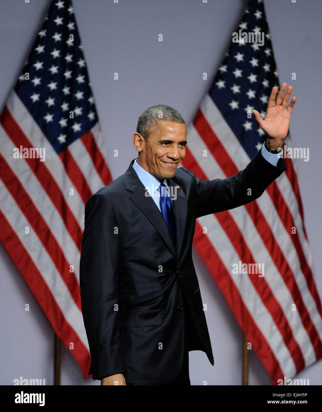 Washington, DC, USA. 23rd Mar, 2015. U.S. President Barack Obama greets audiences during the 2015 SelectUSA Investment Summit in Washington, DC, capital of the United States, March 23, 2015.U.S. President Barack Obama on Monday announced a series of new measures to lure more foreign investment and bolster economic recovery. Credit:  Bao Dandan/Xinhua/Alamy Live News Stock Photo