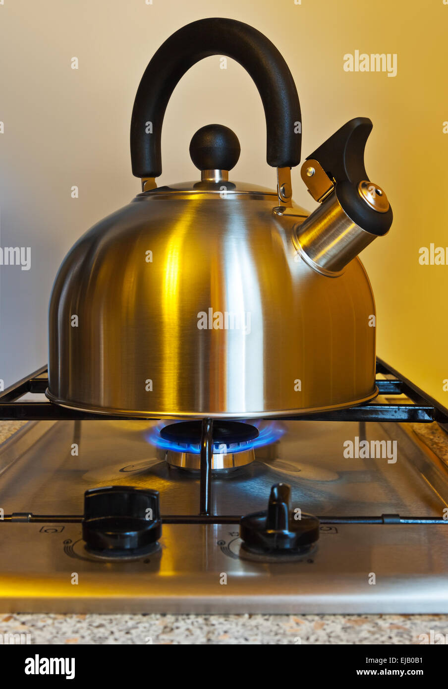 Steaming tea pot hi-res stock photography and images - Alamy