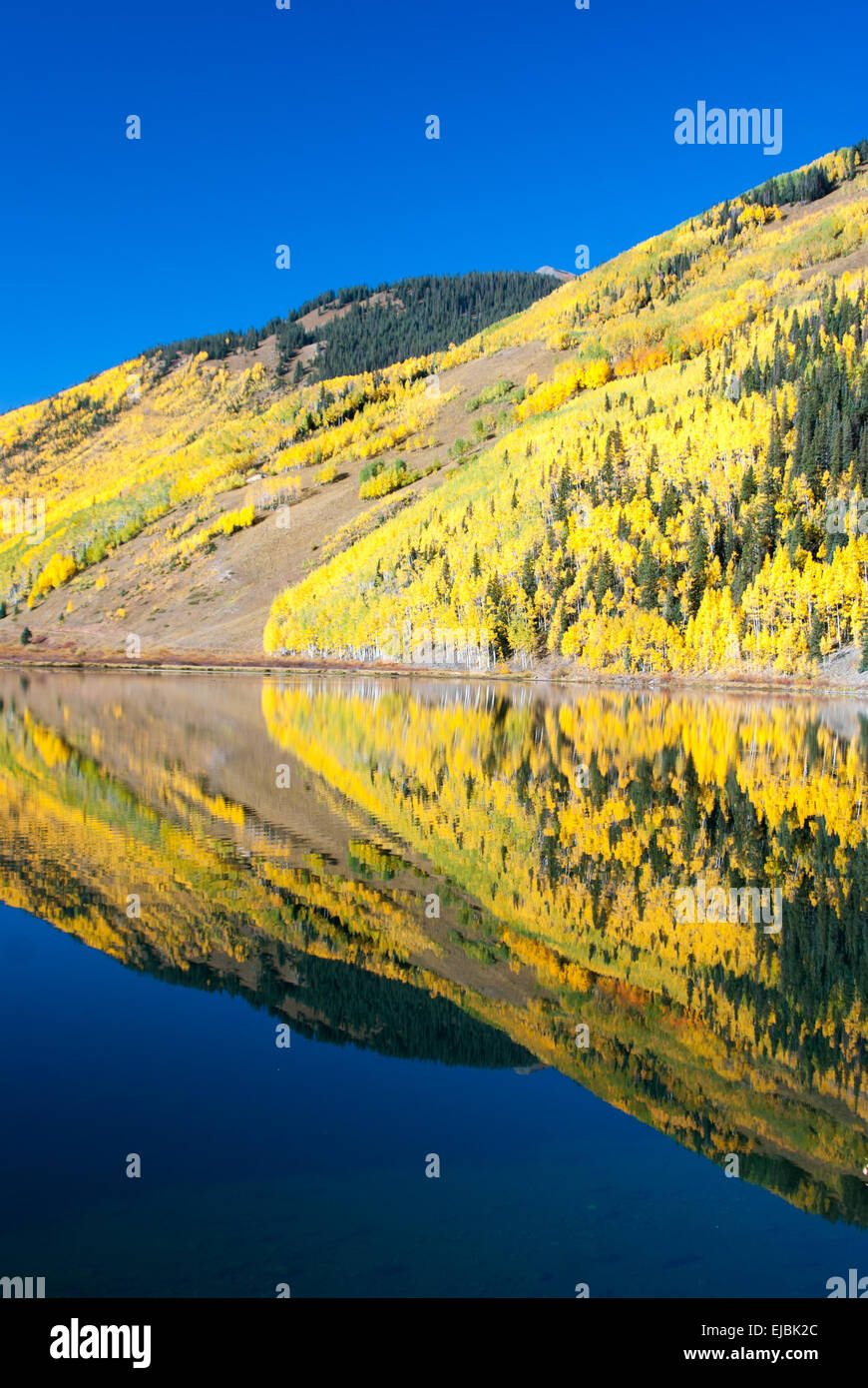 Crystal lake hi-res stock photography and images - Alamy