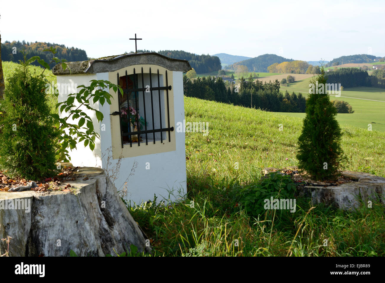 Chapel at idyllic place Stock Photo - Alamy