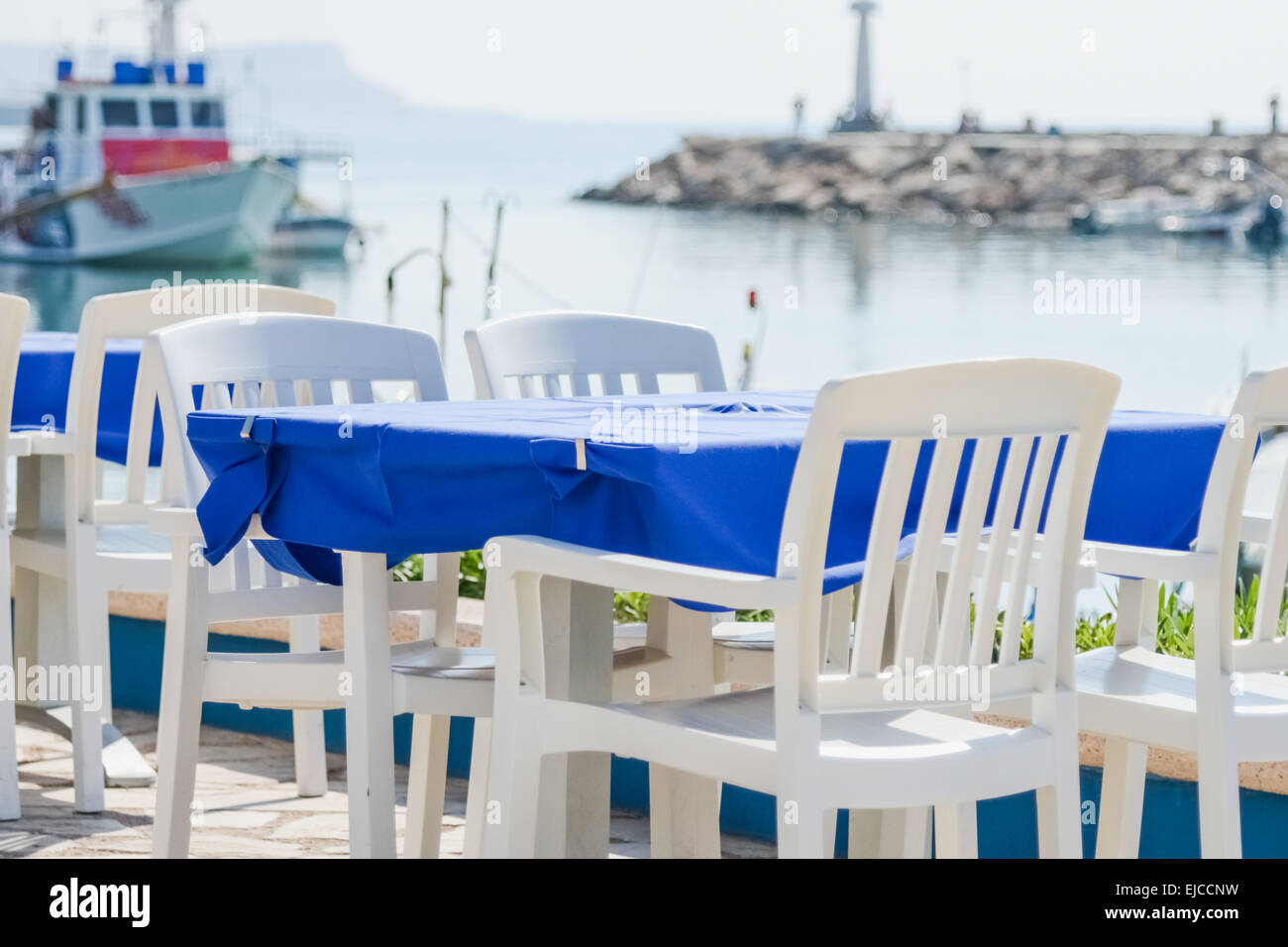 cafe table outside Stock Photo - Alamy